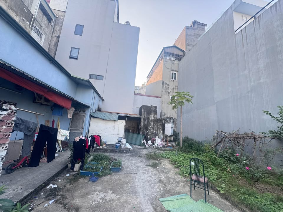 Bán đất Đại Mỗ, Nam Từ Liêm 35m² giá 5.35 tỷ - Vị trí thuận lợi, pháp lý rõ ràng!