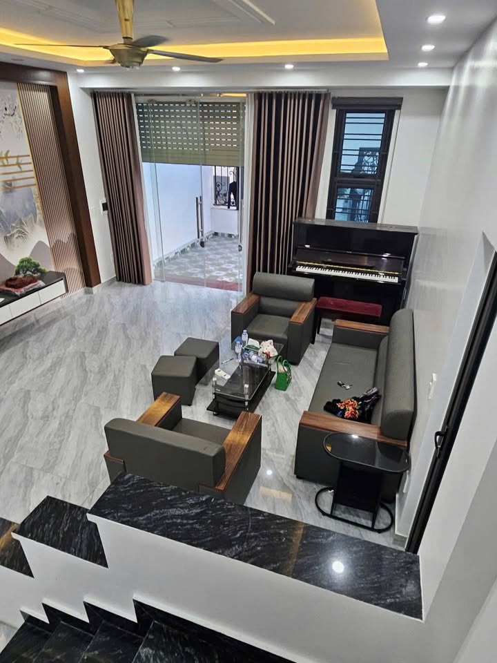 Nhà cho thuê Quán Toan 75m² giá 6 triệu - Full nội thất, ô tô đỗ cửa!