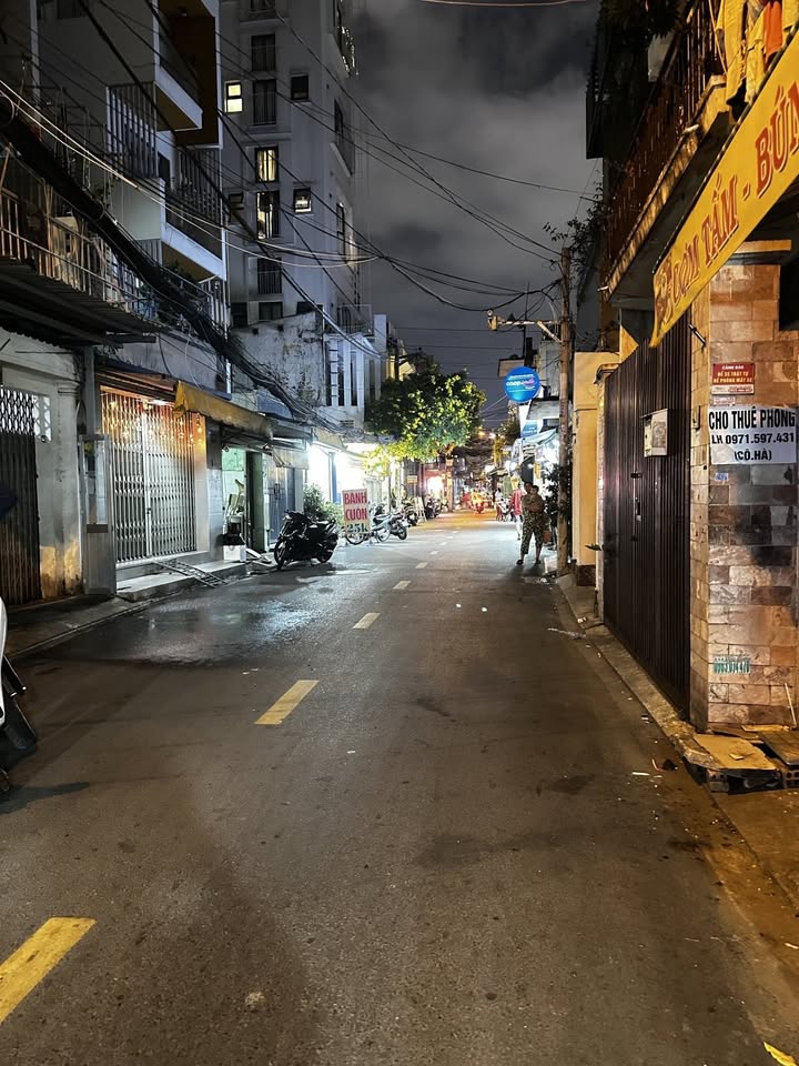 Nhà phố mặt tiền đường Trần Khắc Chân, Phú Nhuận 68m² giá 12.9 tỷ - Cơ hội đầu tư tuyệt vời!