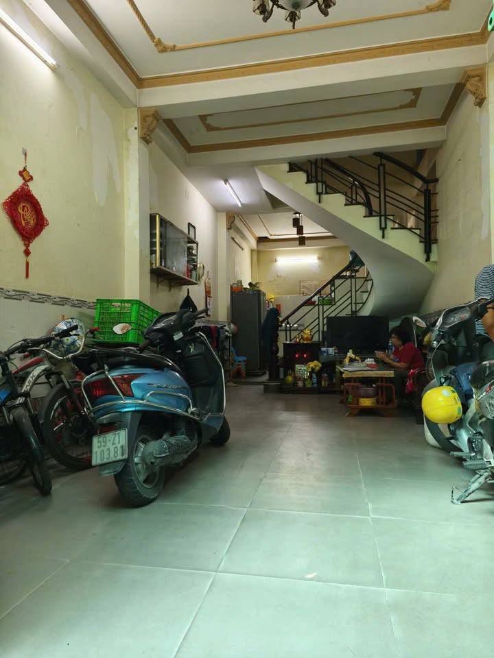 Nhà phố 4 tầng Trần Văn Hoàng, Tân Bình 52m² giá 7.5 tỷ - Hướng Đông, sẵn sàng vào ở!