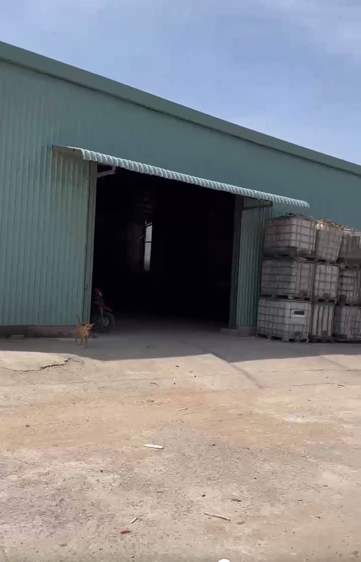 Cho thuê xưởng 400m² mặt tiền đường Đồng Khởi - Giá chỉ 15 triệu/tháng!