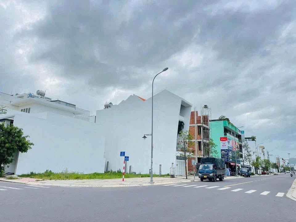 Đất nền góc kinh doanh đường Thích Quảng Đức Nha Trang 164.5m² giá chỉ 23.85 tỷ!