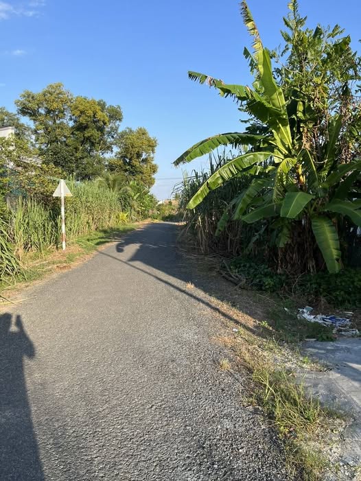 Nhà riêng 72m² phường Long Hoa, giá 600 triệu - Đường nhựa, sân ô tô rộng rãi!