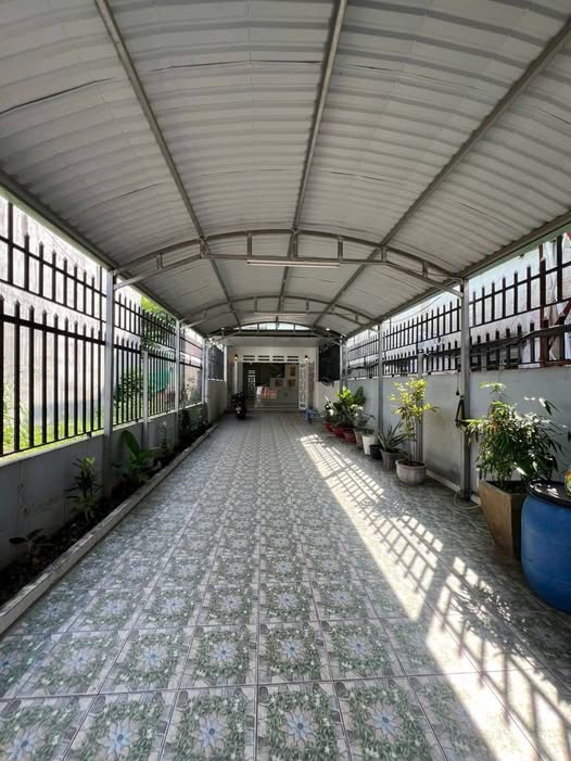 Nhà mặt tiền nhựa 180m² tại Bình Chuẩn, Thuận An - Sổ đỏ chính chủ, giá chỉ 5 tỷ!