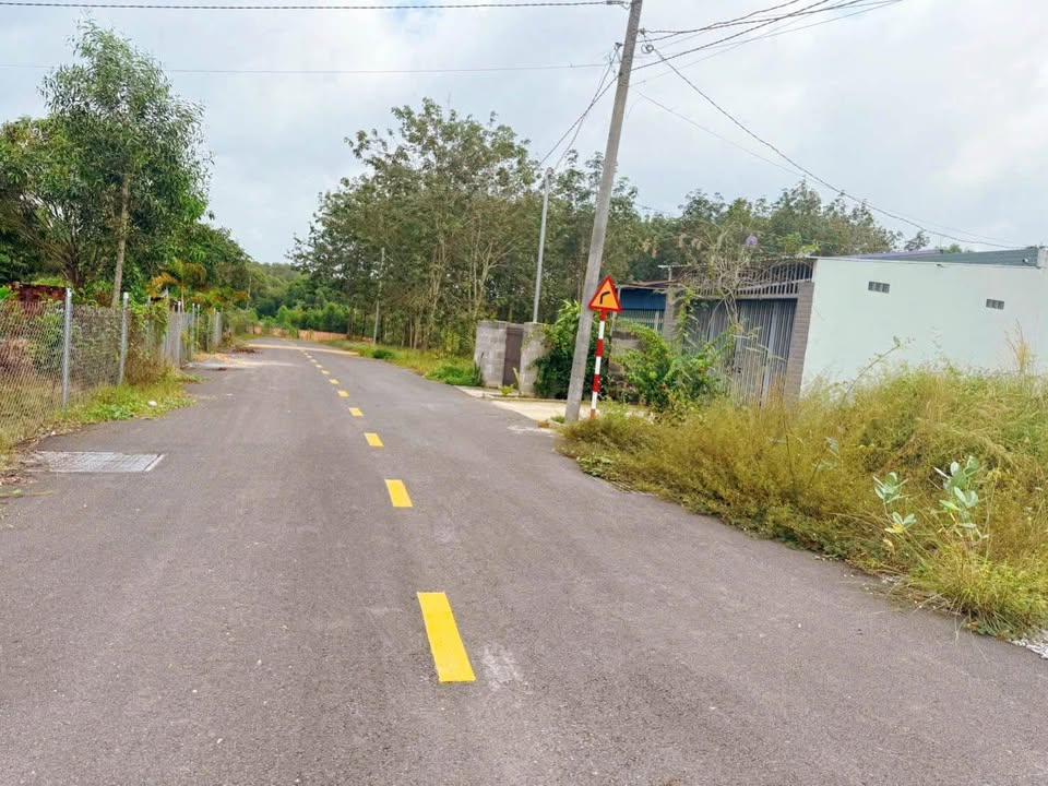 Đất thổ cư Uyên Hưng, Tân Uyên 275m² giá 1.75 tỷ - Sổ đỏ chính chủ sẵn sàng!