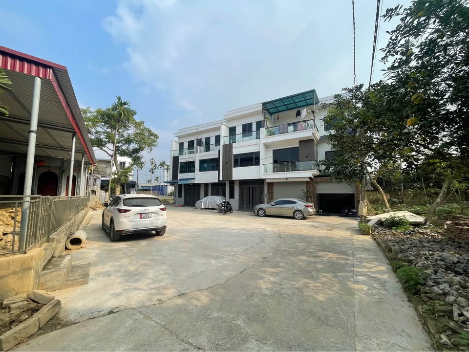 Nhà 3 tầng mới xây tại Đồng Bẩm, Thái Nguyên 70m² giá 2 tỷ - Sân rộng để 10 ô tô!