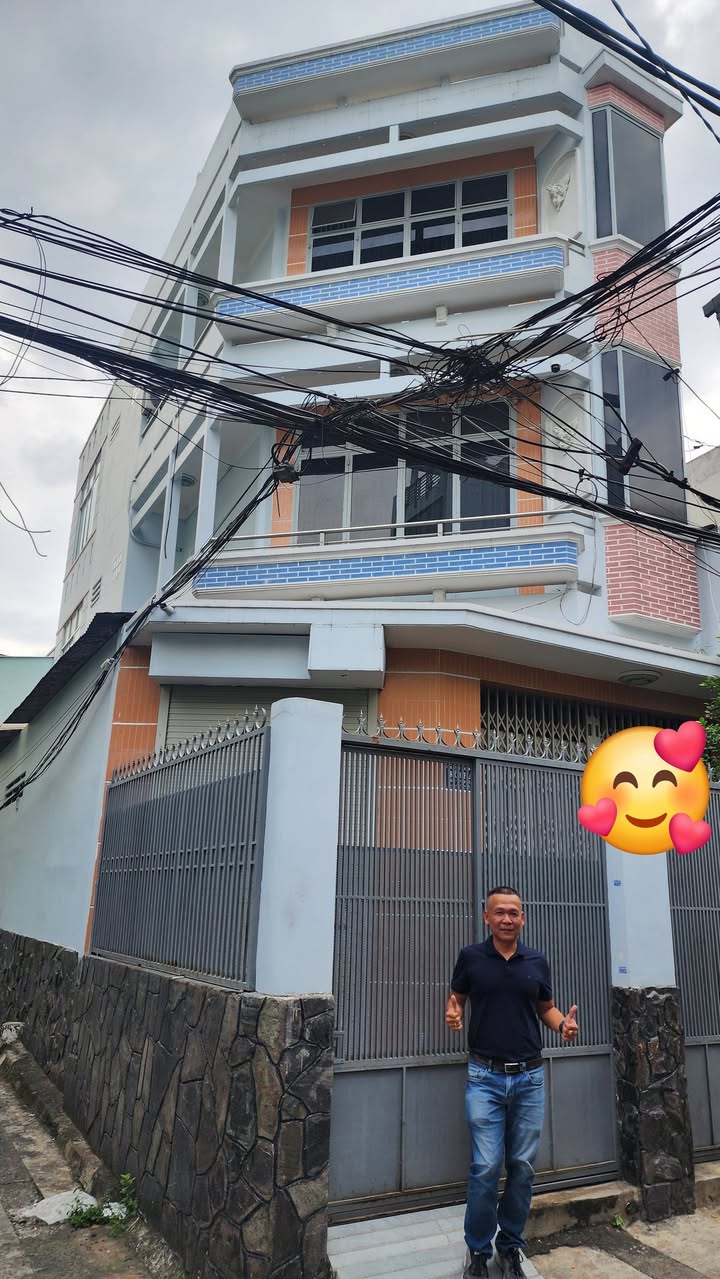 Nhà phố Lạc Long Quân, Q.11 - Diện tích 90m², ô tô vào tận nhà!