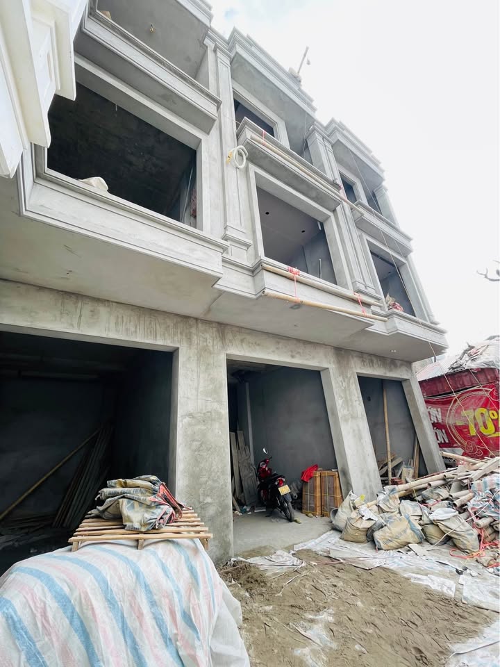 Nhà phố 3 tầng Trần Hưng Đạo Thái Bình 48m² giá 2 tỷ - Vị trí trung tâm tiện lợi!