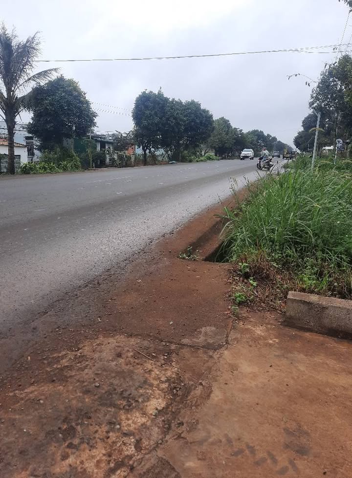 FrontHouse mặt tiền đường Hùng Vương Buôn Hồ 245m² giá 2.9 tỷ - Đầu tư sinh lời ngay!