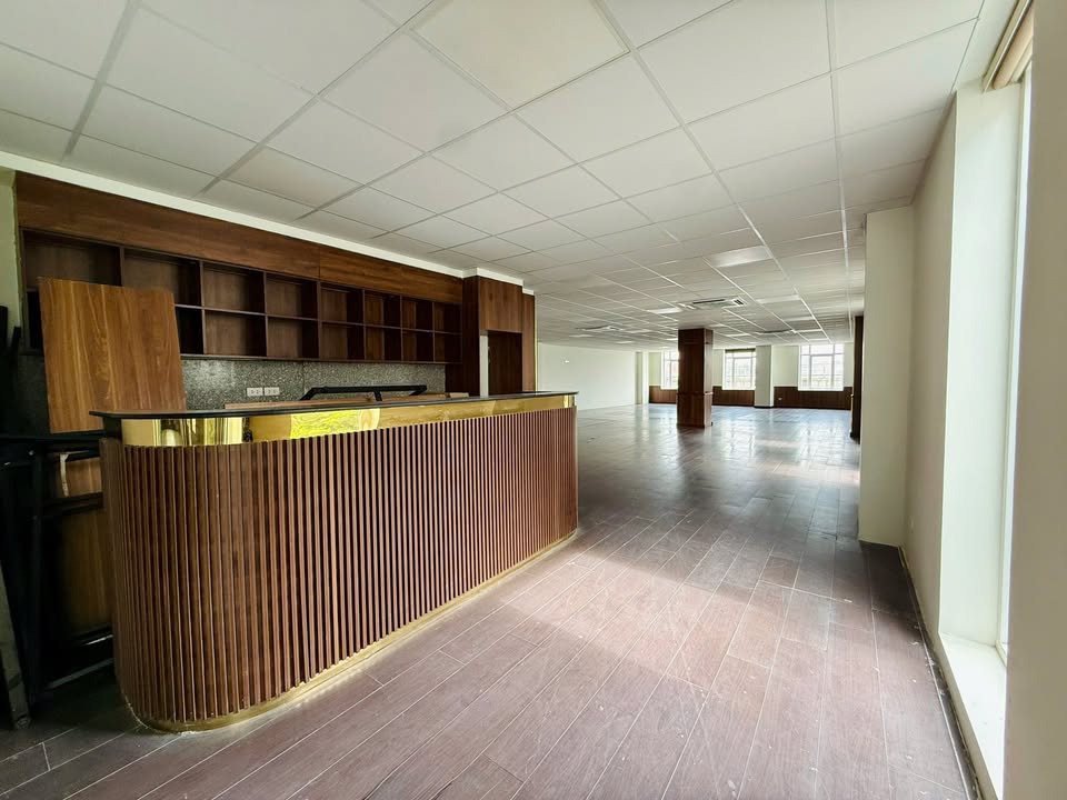 Văn phòng cho thuê tại Cầu Diễn 390m² giá 71 triệu - Làm việc linh hoạt, thoải mái!