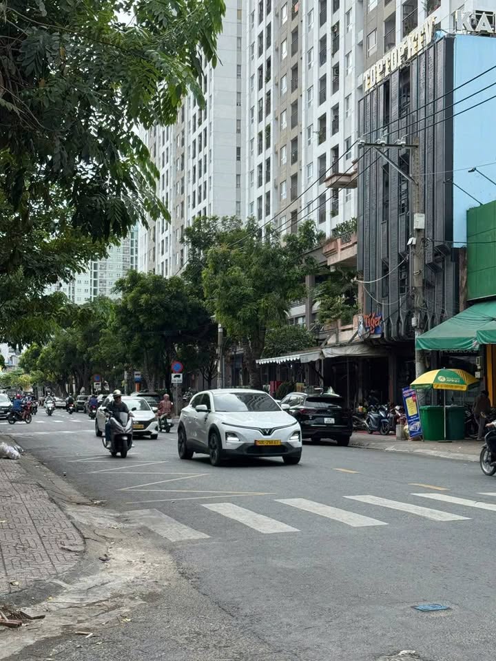 Nhà góc 2 mặt tiền cho thuê tại Tô Hiệu 31m² - Kinh doanh sầm uất!