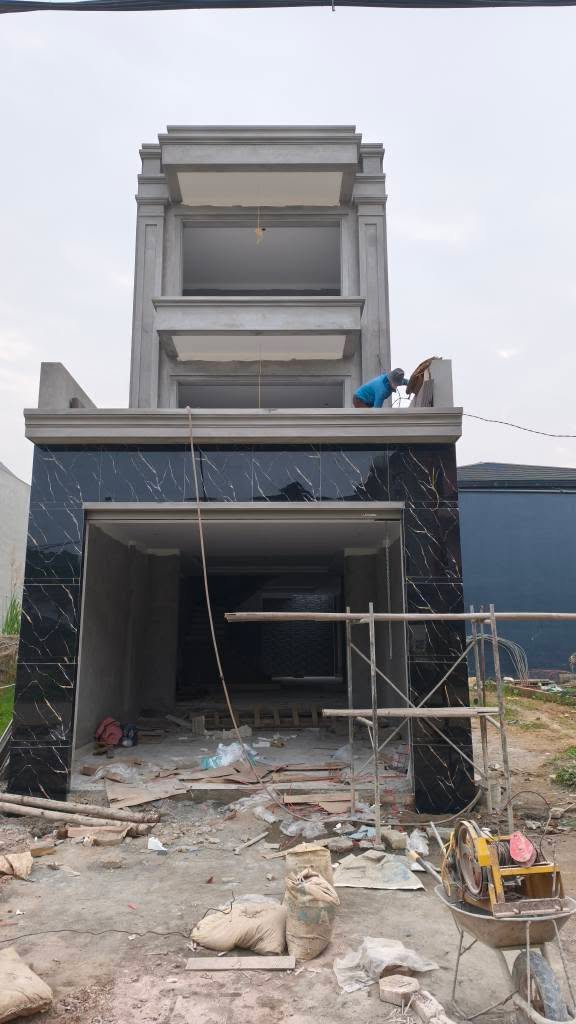 Nhà 3 Tầng Mặt Tiền 5m Đường Túc Duyên 100m² - Thiết Kế Tân Cổ Điển Sang Trọng!