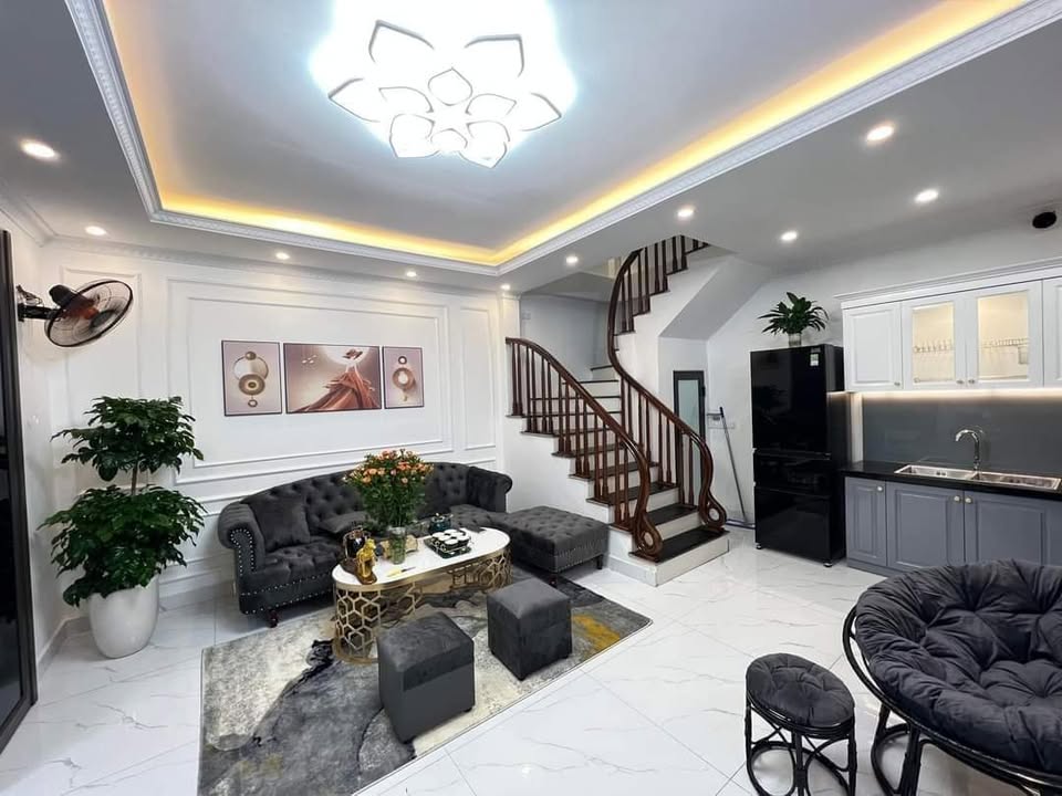 Nhà phố 4 tầng Ngõ 85, phố 8/3, 39m² giá 4.5 tỷ - Thiết kế hiện đại, sổ đỏ chính chủ!