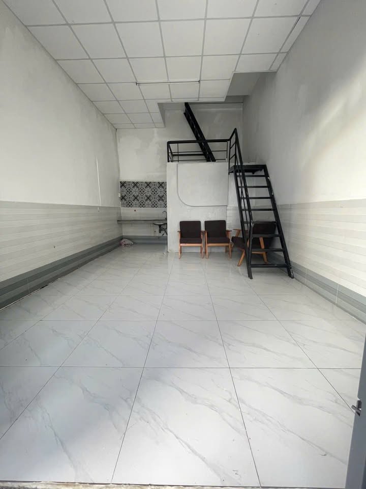 Nhà mặt tiền KDC Metro Cần Thơ 32m² giá chỉ 4 triệu - Đậu xe ô tô thoải mái!