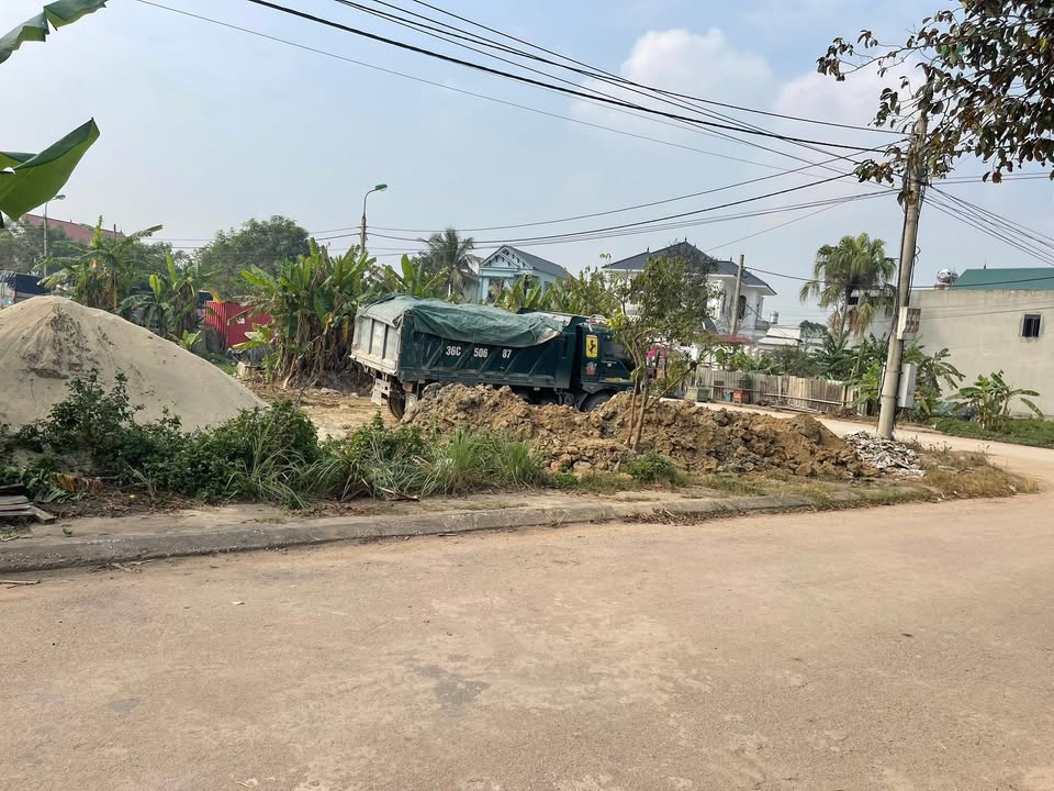 Đất nền Quảng Phú 125m² giá 2 tỷ - Vị trí đắc địa, giao thông thuận lợi!