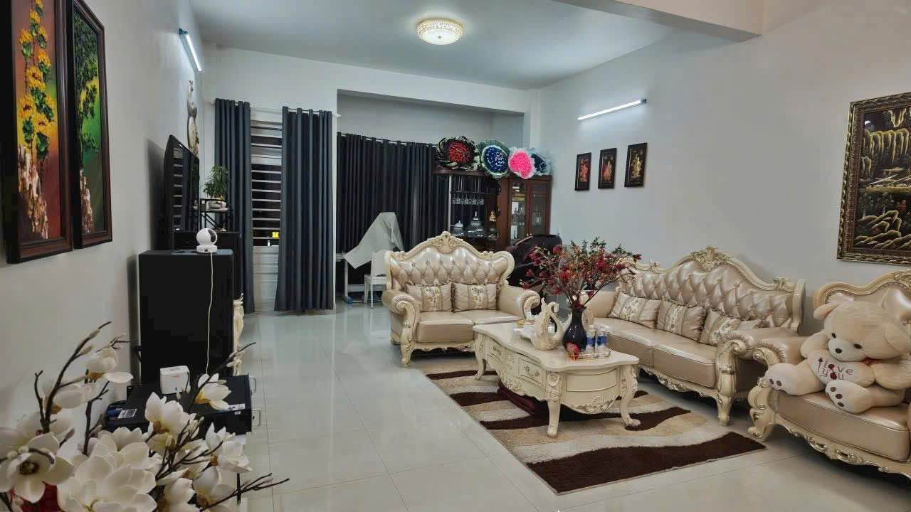 Nhà mặt tiền Hà Giang, Bảo Lộc 110m² giá 15 tỷ - Vị trí kinh doanh sầm uất!