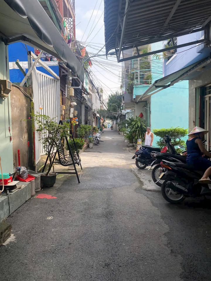 Nhà phố Phước Kiển, Nhà Bè 31.5m² giá chỉ 2.2 tỷ - Ô tô vào tận nhà!