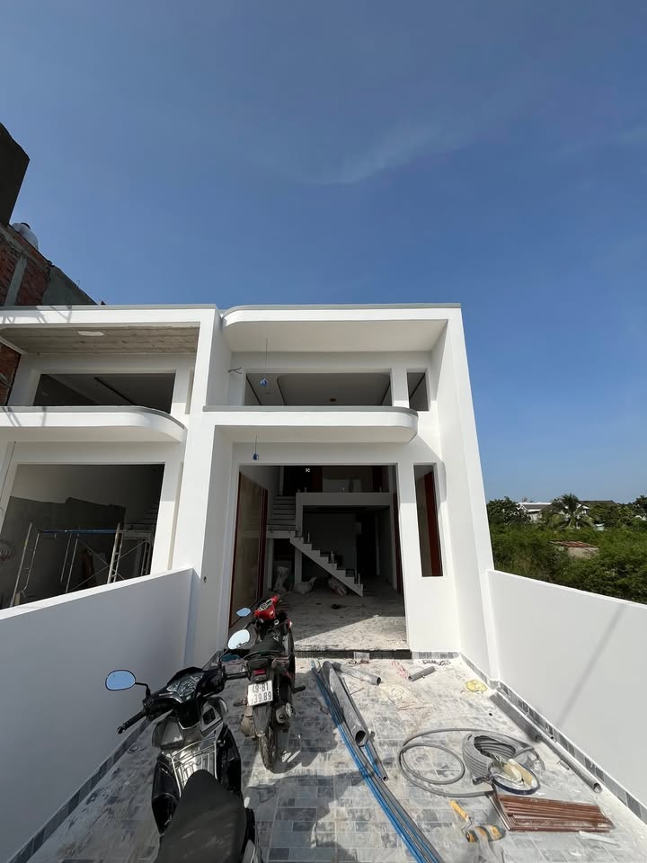 Nhà 1 trệt 1 lửng Tân Bình 88m² giá dưới 2 tỷ - Thiết kế hiện đại, tiện nghi!