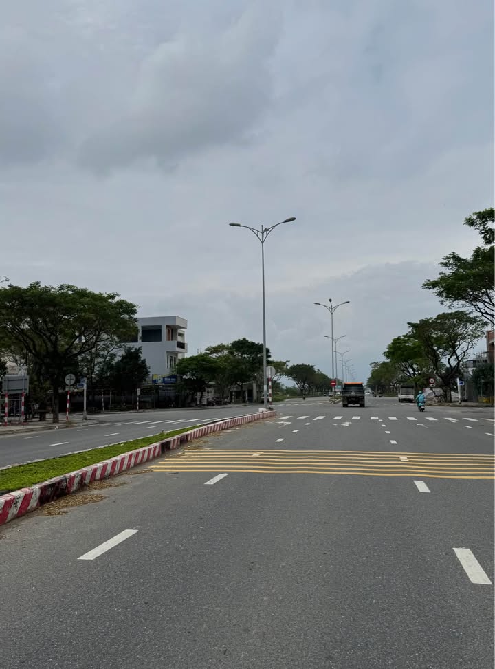 Lô đất góc Vùng Trung 4 Đà Nẵng 324m² giá 21 tỷ - View bến du thuyền đẳng cấp!