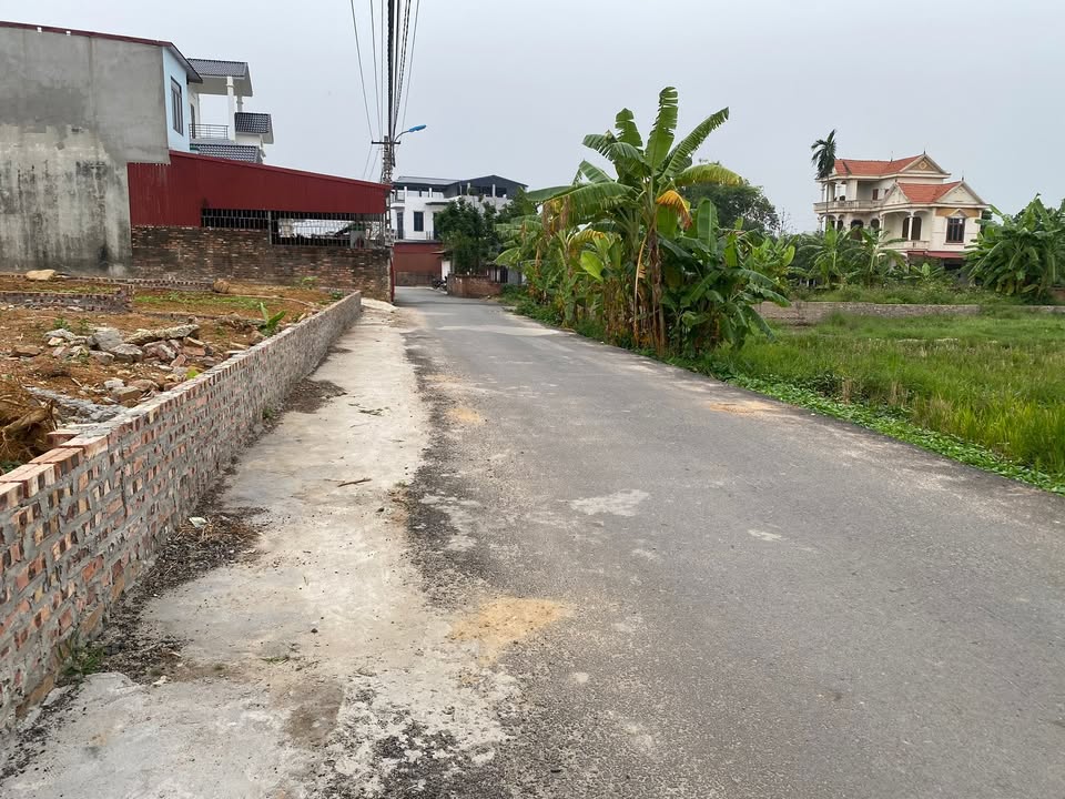 Đất lô góc 100m² Phường Xuân Hòa, giá 1.6 tỷ - Vị trí đẹp gần chợ và trường học!