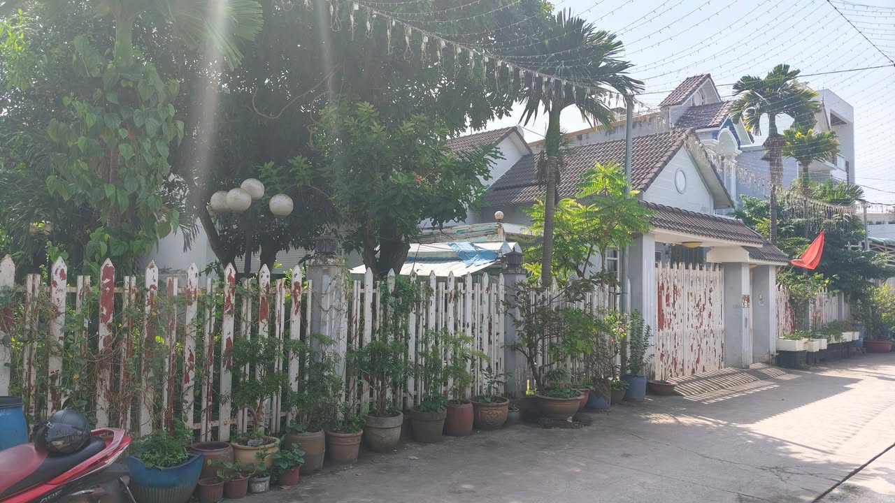 Nhà mái thái An Phú, TP HCM 525m² giá 10 tỷ - Sân vườn thư giãn lý tưởng!