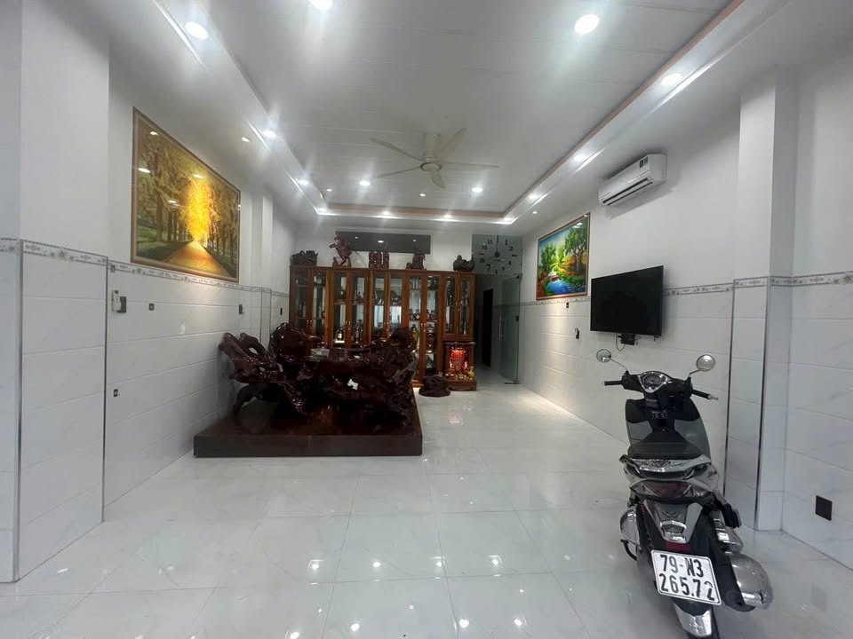 Nhà nguyên căn 2 PN Phước Long Nha Trang 60m² giá chỉ 8 triệu - Full nội thất tiện nghi!