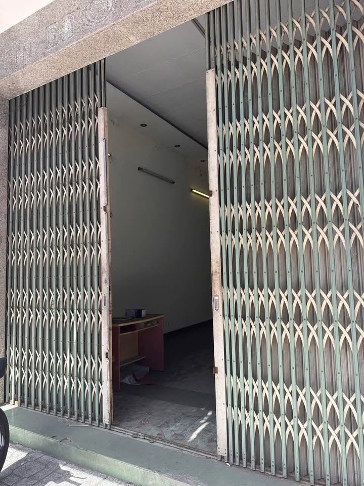 Nhà 3 tầng mặt tiền Thống Nhất, Nha Trang, 106m² giá 27.5 tỷ - Đầu tư sinh lời ngay!