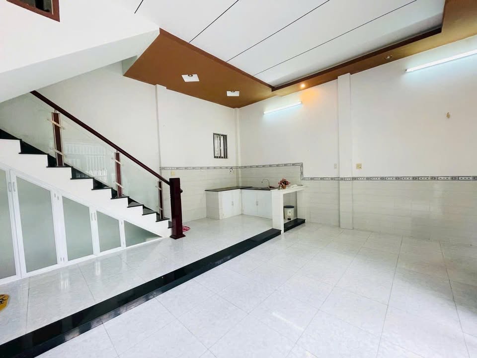 Nhà cho thuê 2 tầng tại Ngọc Hiệp, Nha Trang 49m² giá 5.5 triệu - Nhà mới sạch sẽ, tiện nghi đầy đủ!