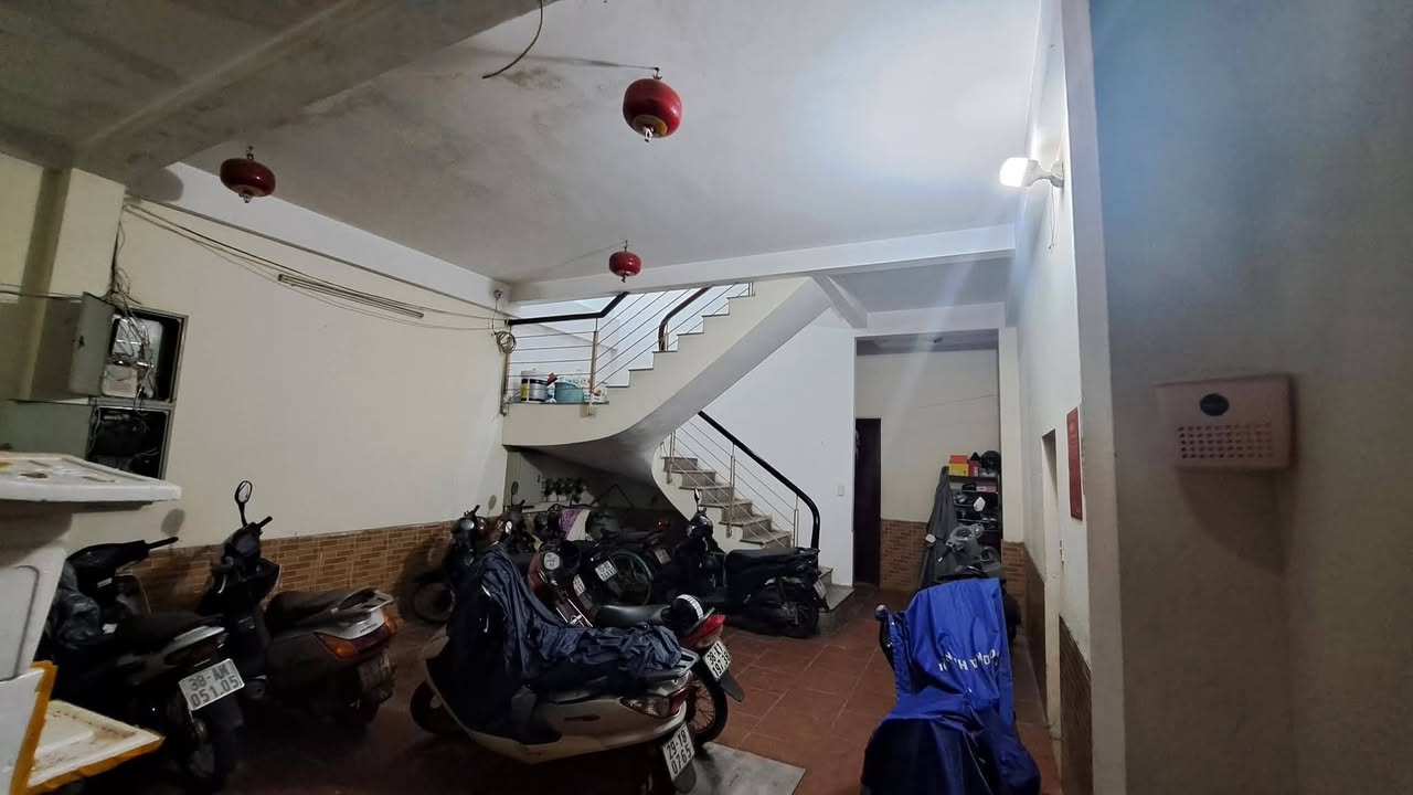 Phòng trọ 30m² tại phố Đội Cấn, Ba Đình - Nội thất đầy đủ, chỉ việc vào ở!