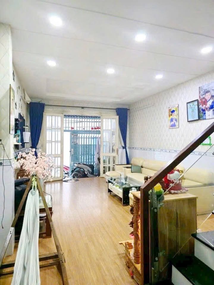 Nhà 2 lầu hẻm 3m đường Tám Danh, Quận 8, 57m² giá 6 tỷ - An ninh, tiện nghi, gần chợ!