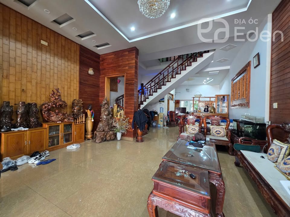 Nhà phố Ngô Gia Tự Tân An 227m² giá 12.8 tỷ - Thiết kế hiện đại, sổ hồng chính chủ!