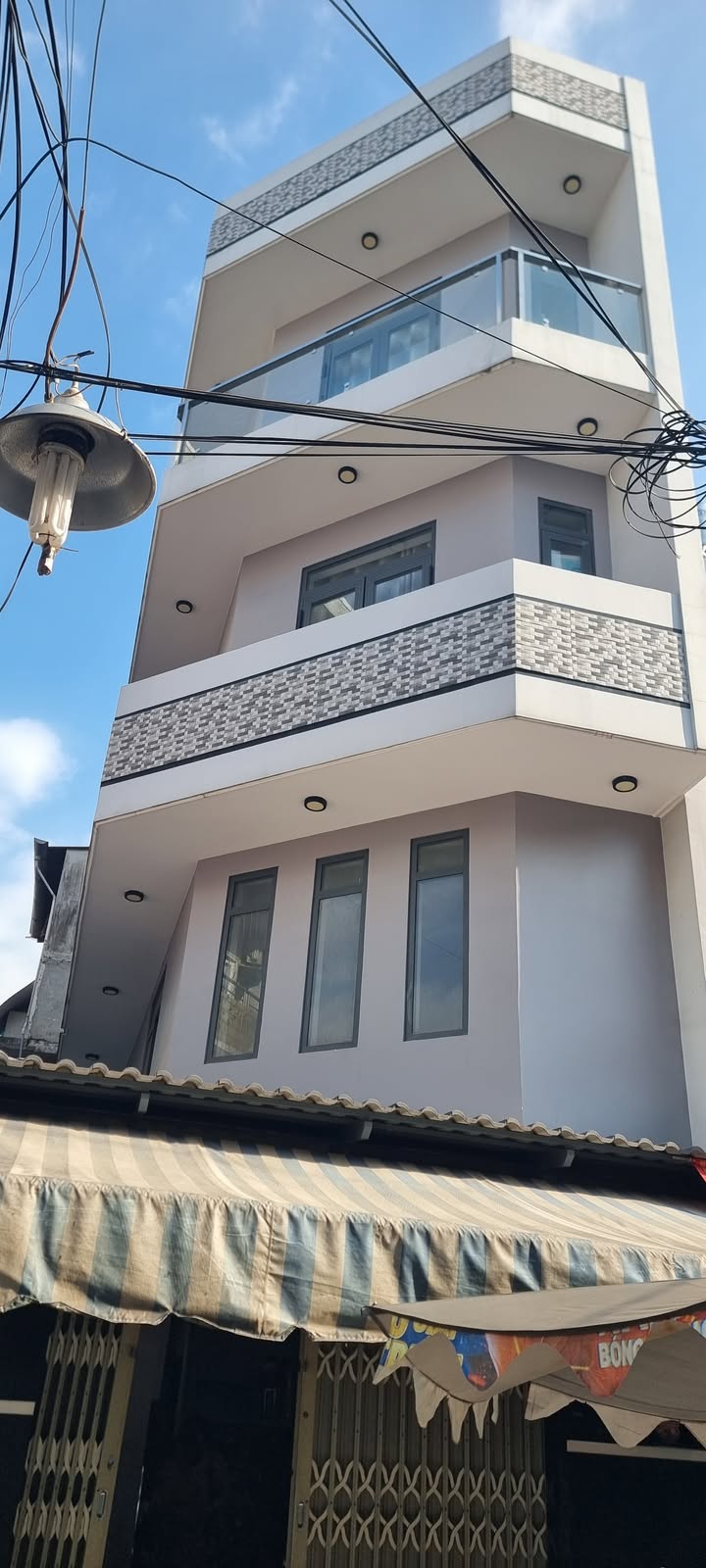 Nhà phố Nguyễn Thiện Thuật Quận 3 90m² giá 9 tỷ - Căn góc tuyệt đẹp, an ninh cực tốt!