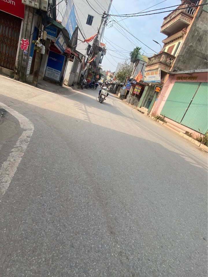 Lô đất Xuân Quan 70m² giá 15 tỷ - Mặt tiền ô tô tránh nhau, kinh doanh sầm uất!