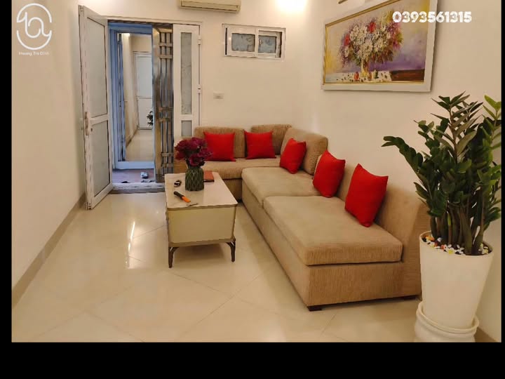 Căn hộ tập thể 16/85 Nguyễn Khoái 85m² giá 3.85 tỷ - Lô góc thoáng sáng, full nội thất!