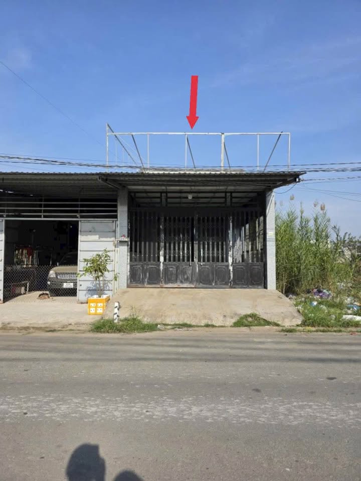 Nhà nguyên căn mặt tiền đường A10, Đức Hòa, 3 phòng ngủ - Chỉ 5 triệu/tháng!