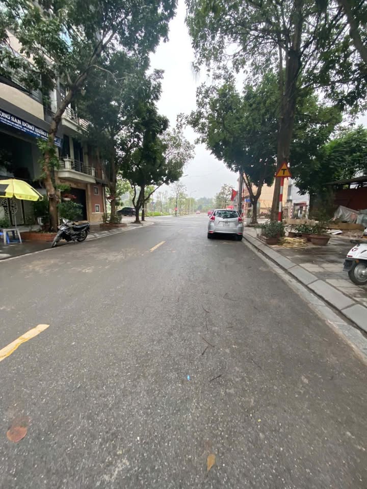 Cho thuê toà nhà 6 tầng mặt phố Thanh Am, 80m² giá 40 triệu - Thang máy, ô tô tránh!