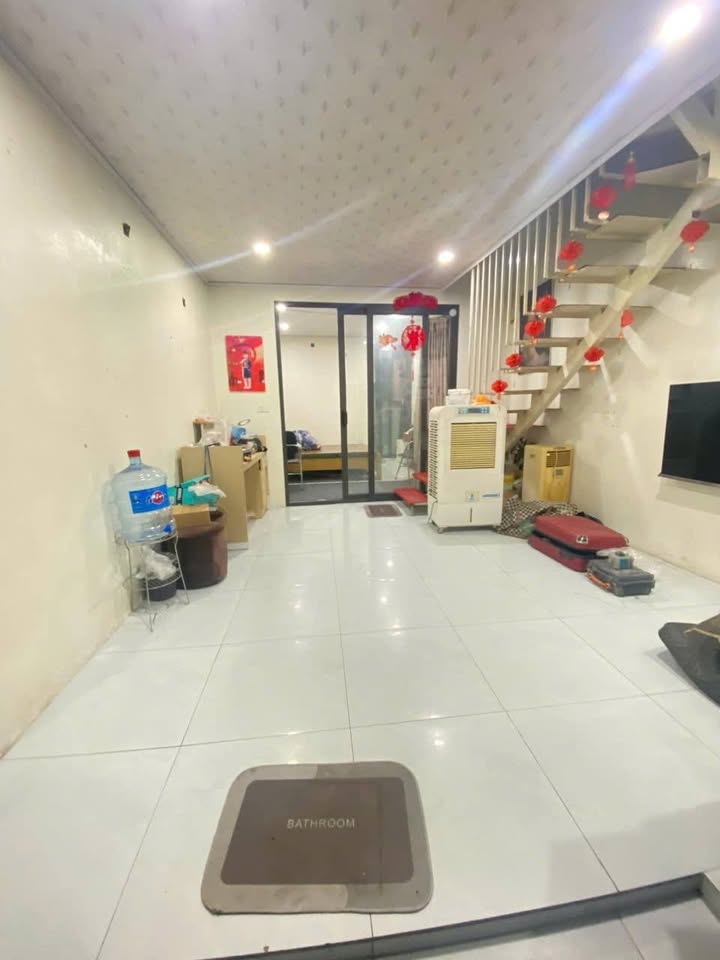 Nhà thuê 45m² ngõ 48 Dương Văn Bé, Vĩnh Tuy, giá 8 triệu - Phù hợp cho hộ gia đình và sinh viên!