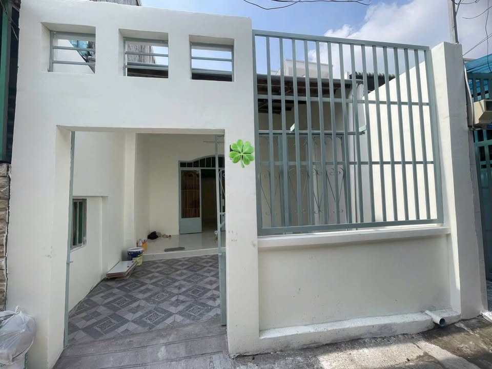 Nhà 2 tầng đường 1 Linh Xuân Thủ Đức 80m² giá 4.2 tỷ - Vị trí đắc địa gần chợ và siêu thị!