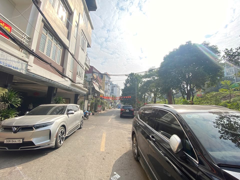 Nhà mặt phố Lâm Du, Bồ Đề, Long Biên 40m² giá chỉ 12 triệu - Đầu tư sinh lời ngay!