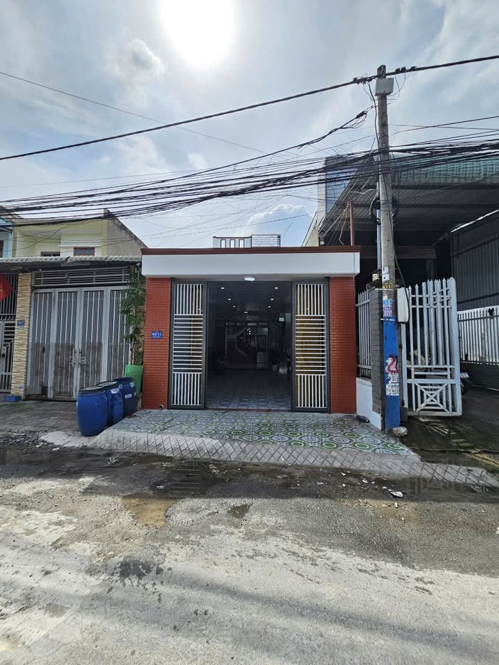 Nhà phố Tân Bình Dĩ An 213m² giá 5.1 tỷ - Kinh doanh nhỏ thuận lợi!