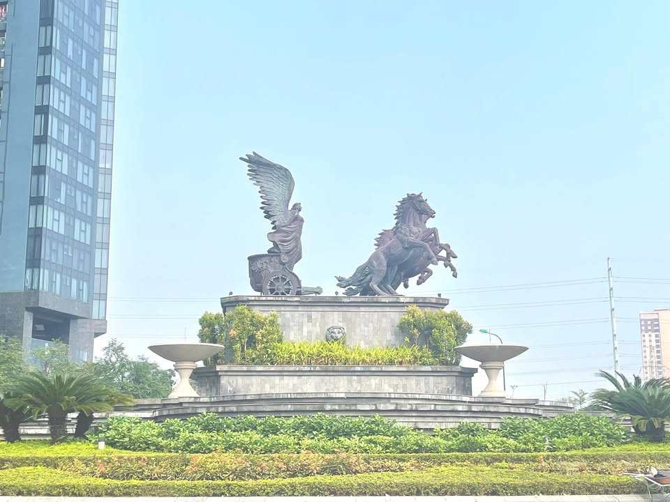 Nhà phố Hoàng Hoa Thám, Ba Đình, 45m² giá 12.1 tỷ - Ngõ thông kinh doanh, dân xây tận tâm!