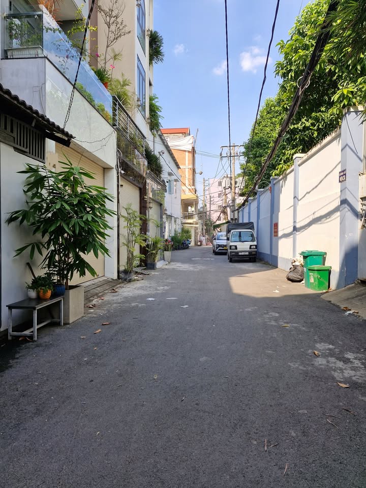 Nhà bán Gò Vấp 72m² giá 8 tỷ - Hẻm nhựa 6m xe hơi tránh nhau!