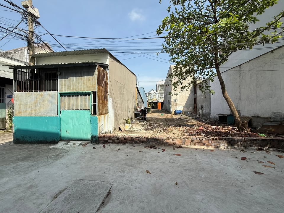 Đất nền ấp 3 Bà Điểm Hóc Môn 108m² giá 3.7 tỷ - Sổ hồng chính chủ sang tên ngay!