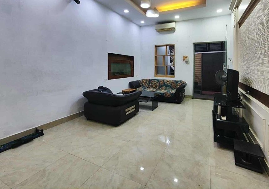 Nhà đẹp Ba Đình Giang Văn Minh 56m² giá 9 tỷ - Kinh doanh sầm uất!