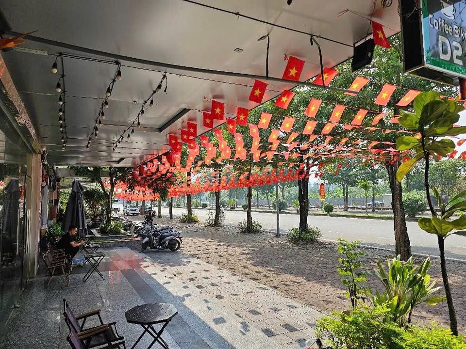 Shophouse Việt Hưng 83m² giá 10 tỷ - Thiết kế hiện đại, kinh doanh thuận lợi!