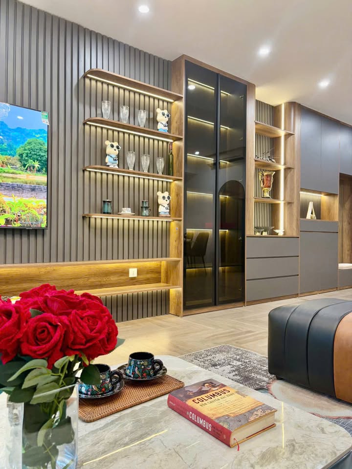 Căn hộ C14 Bộ Công An, Nam Từ Liêm 132m² giá 8.8 tỷ - Đầy đủ nội thất, sẵn sàng vào ở!