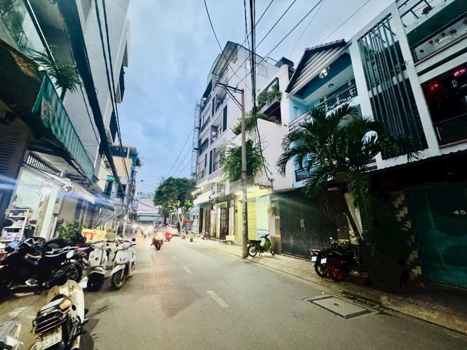 Nhà mặt tiền đường Ca Văn Thỉnh, Tân Bình 115m² giá 18 tỷ - Cơ hội đầu tư tuyệt vời!