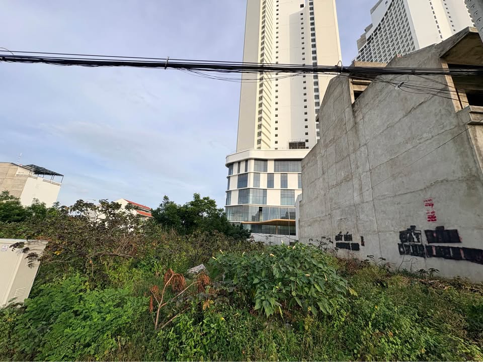 Đất biển mặt tiền đường Yên Ninh Phan Rang 100.8m² giá 7.8 tỷ - Cơ hội đầu tư tuyệt vời!