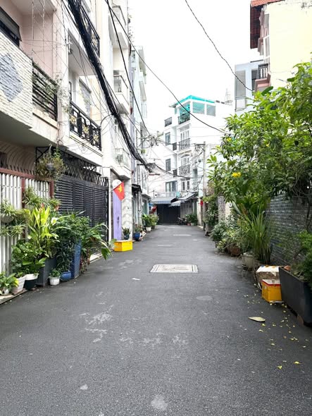 Nhà 4 tầng đường Phan Đăng Lưu, Phú Nhuận - Giá 9.75 tỷ - Khu dân trí cao!