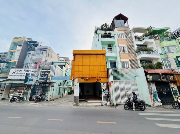 Nhà mặt tiền Thích Quãng Đức, Phú Nhuận 63.4m² giá 13.5 tỷ - Kinh doanh đa ngành nghề